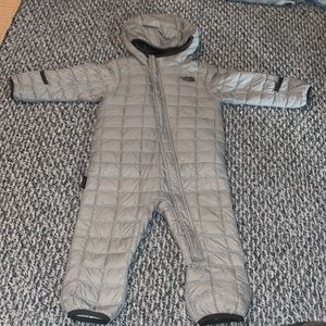 NORTHFACE winter snow suit 12-18 M